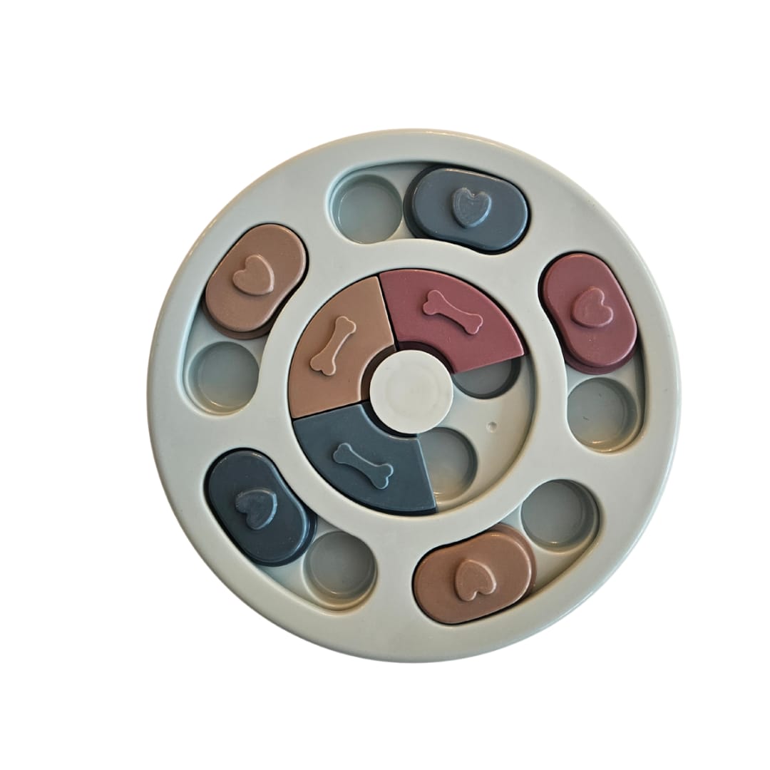 Comedero interactivo para mascotas